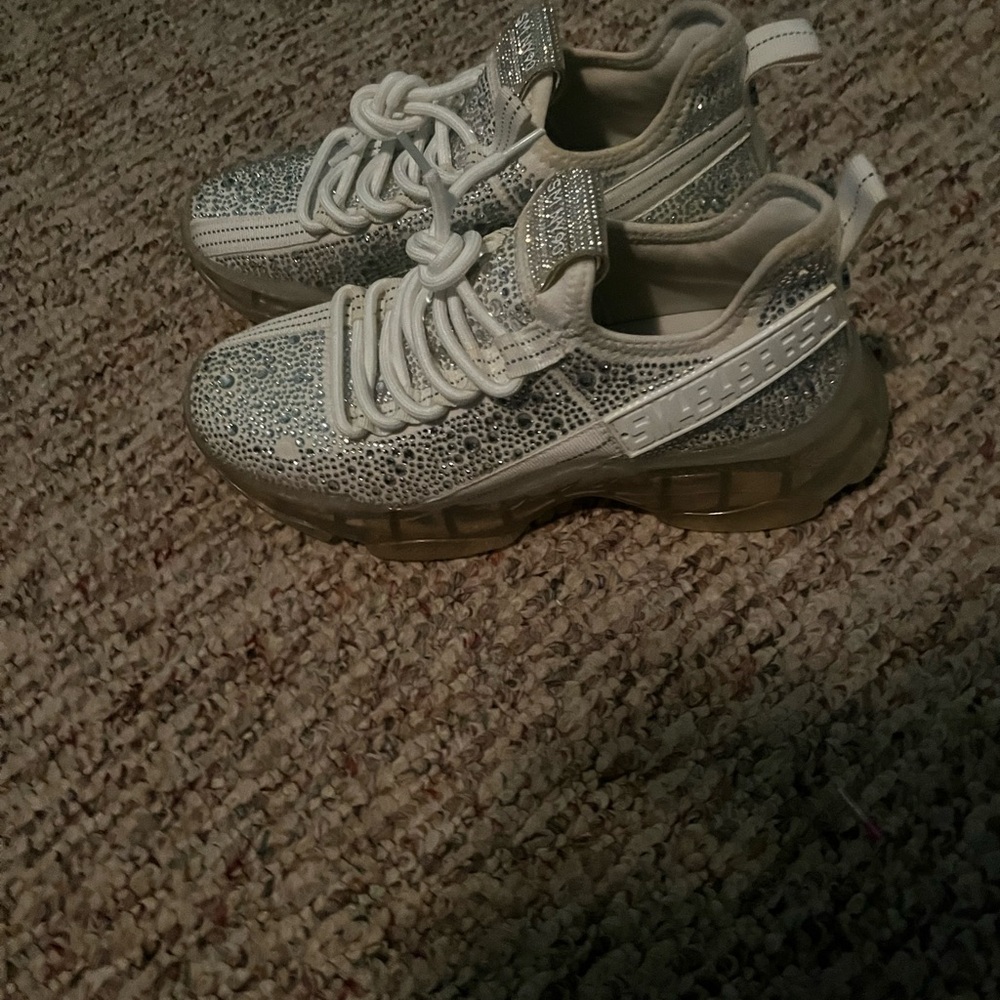 Steve Madden white shoes